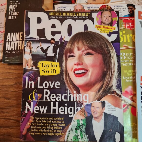 Mystery Magazine Bundle Lot of 10 Magazines RANDOM DATES Reading bundle Collage - Picture 6 of 13